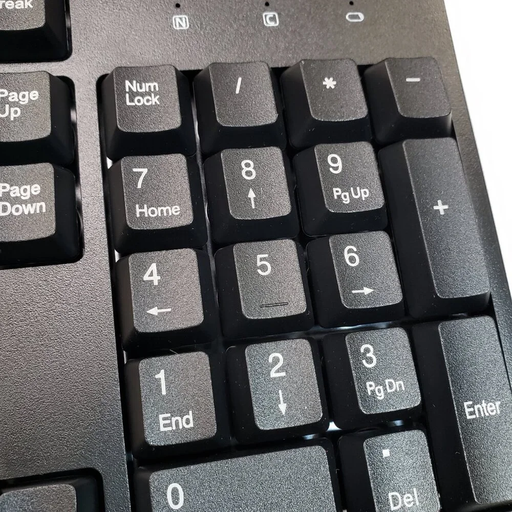 Wireless Keyboard 2.4G Cordless Full QWERTY Keyboard. Black w USB dongle KM003